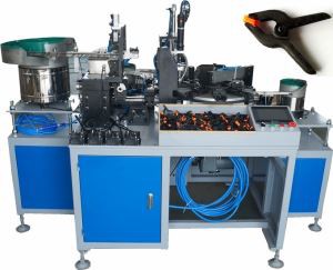 Машина для сборки с помощью нейлонового зажима